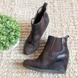 Donald J Pliner Dillon Distressed Wedge Bootie